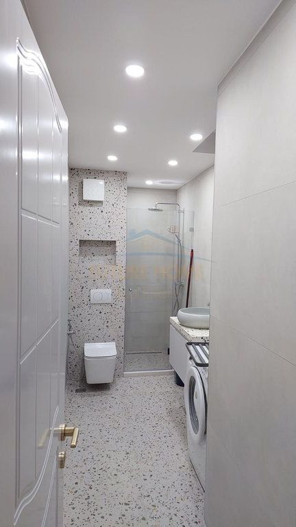Rent, Apartment 1+1, Zogu Boulevard 1 900 €