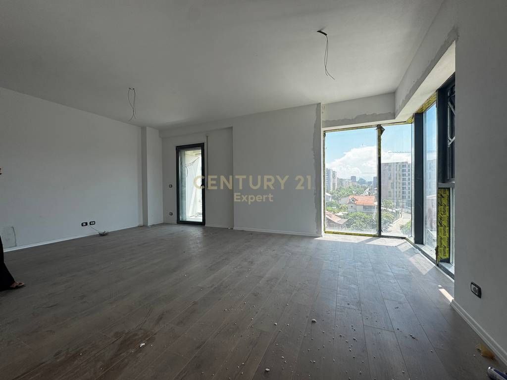 SHESIM APARTAMENT 1+1 TEK ISH FUSHA E AVIACIONIT!