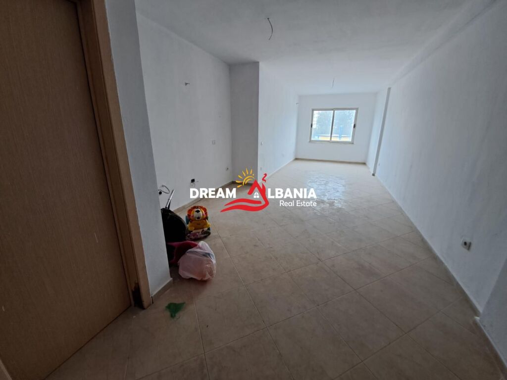 Zyre/Garsoniere me qera ne Yzberisht ne afersi te fundit bulevardit ne Tirane (ID 4261794)
