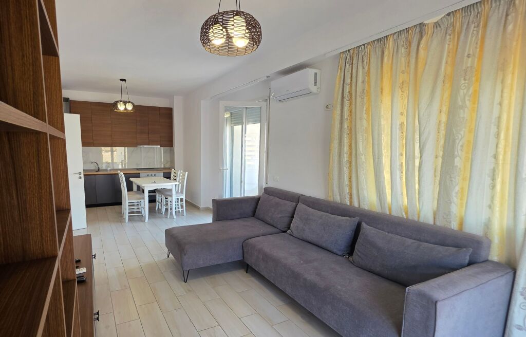 Appartamento 1+1+1 Balcone In Affitto