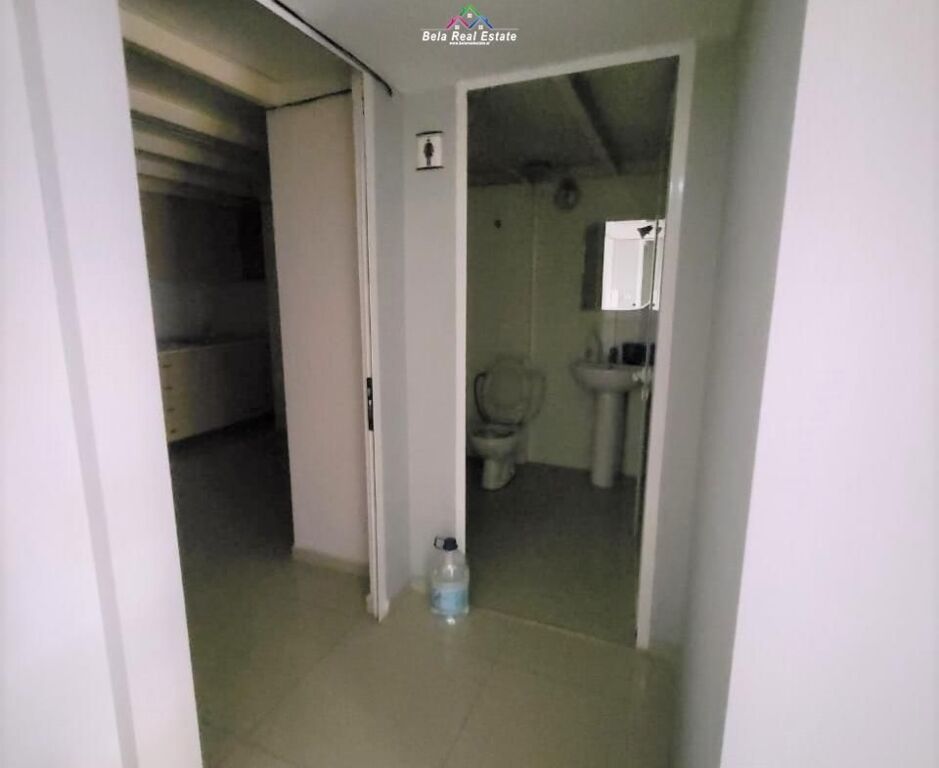 Ufficio in Affitto in Via di Kavaja (ID BZ2987) Tirana