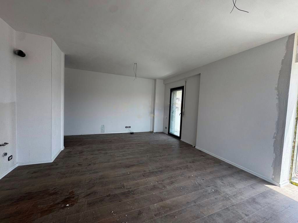 SHESIM APARTAMENT 1+1 TEK ISH FUSHA E AVIACIONIT! 162,687 €