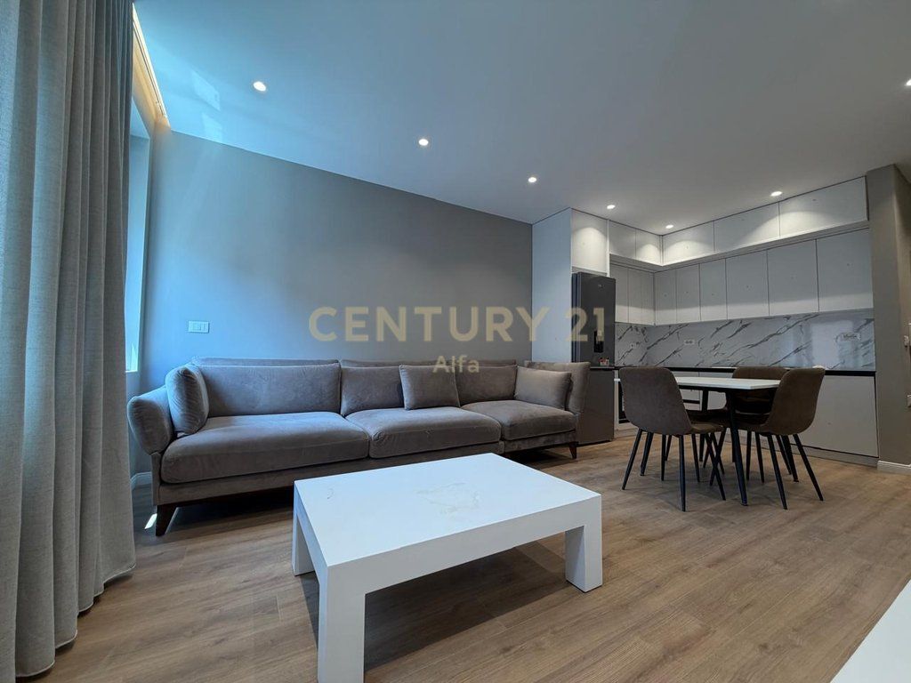 Shitet apartament 1+1 i mobiluar në Kompleksin Xheluks