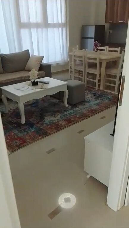 JEPET ME QERA: APARTAMENT 1+1 (PAS FABRIKËS SË MIELLIT)