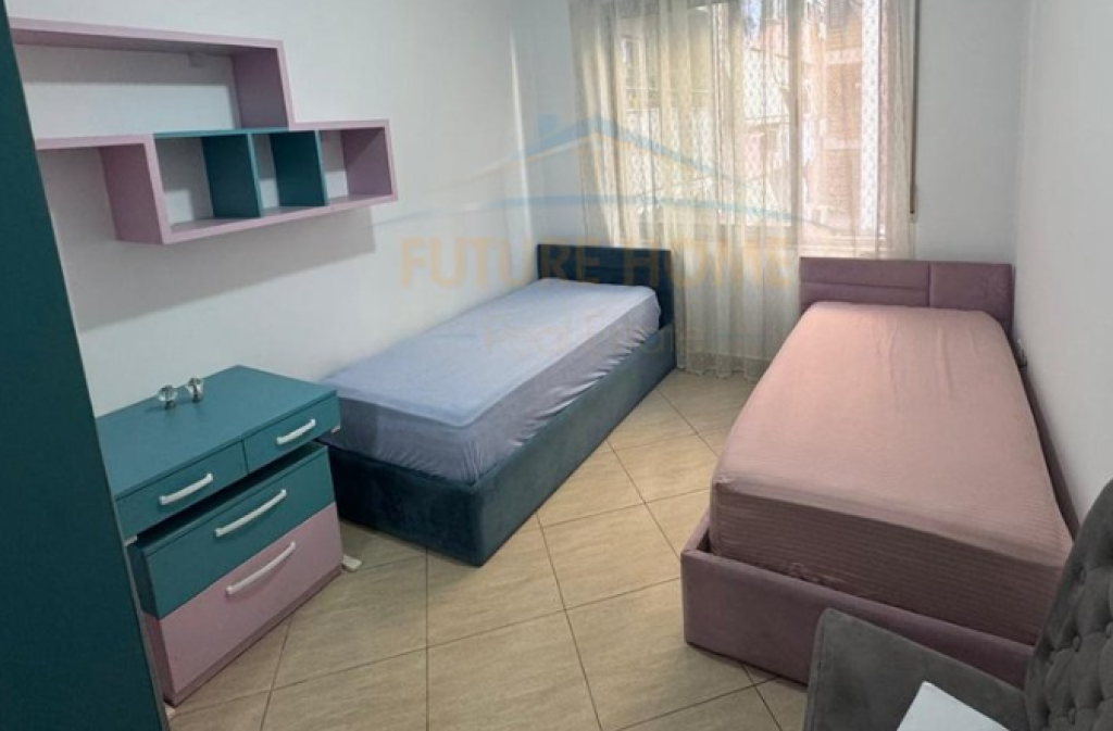 Shes , Apartament 3+1+2, Unaza e Re,Tirane . PRM67546
