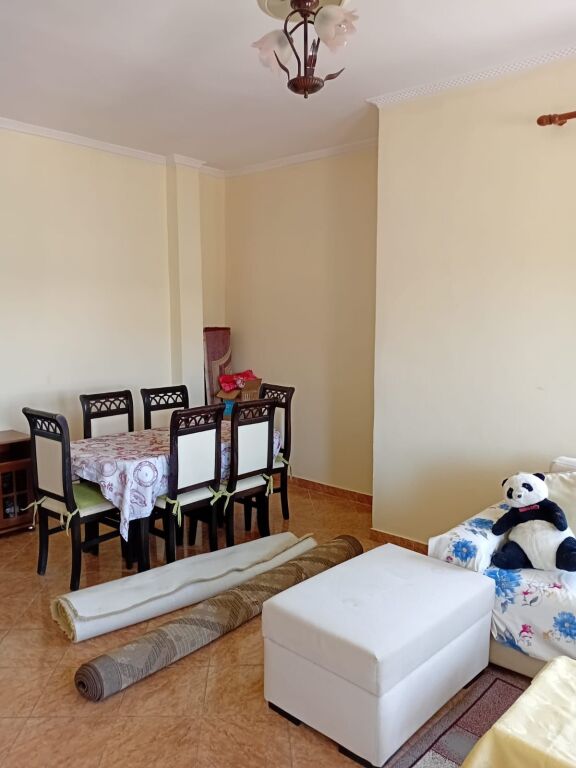 Apartament me qera