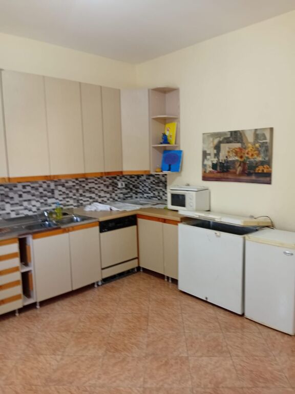 Apartament me qera