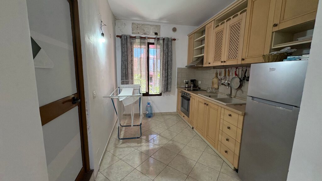 AMBIENTE COMMERCIALE IN AFFITTO • VIA KAVAJËS (Via Naim Frashëri)