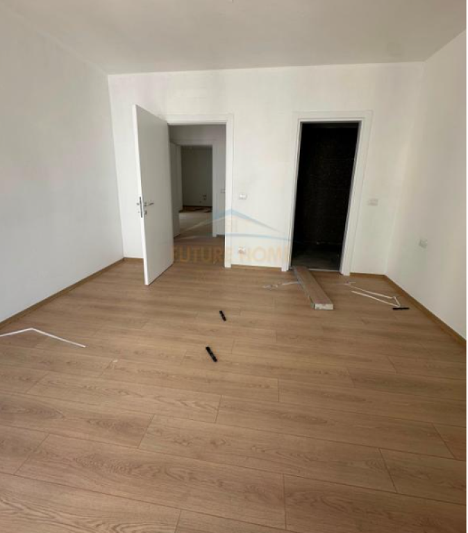 SHES Apartament 2+1+2+Post Parkimi,Ish Dogana,Tirane. DB70112