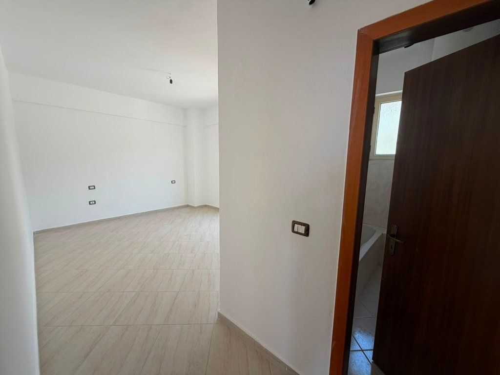 Apartament 2+1+2 per shitje ne Sarande