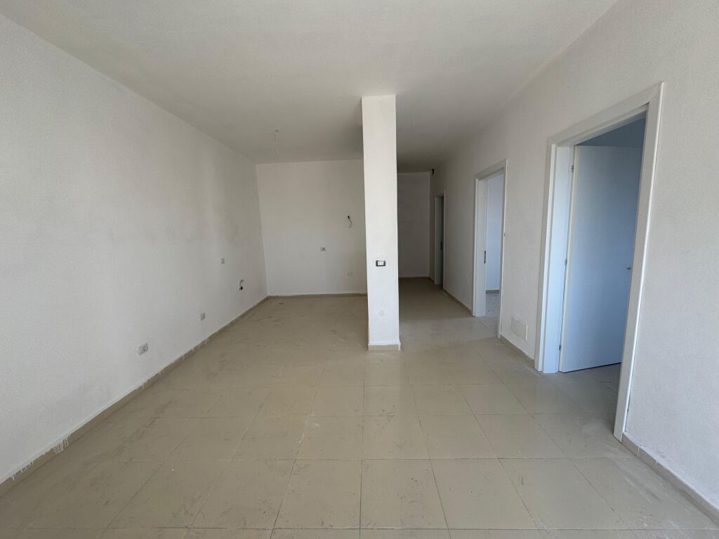 Shitet Apartament 2+1 Pamje Deti