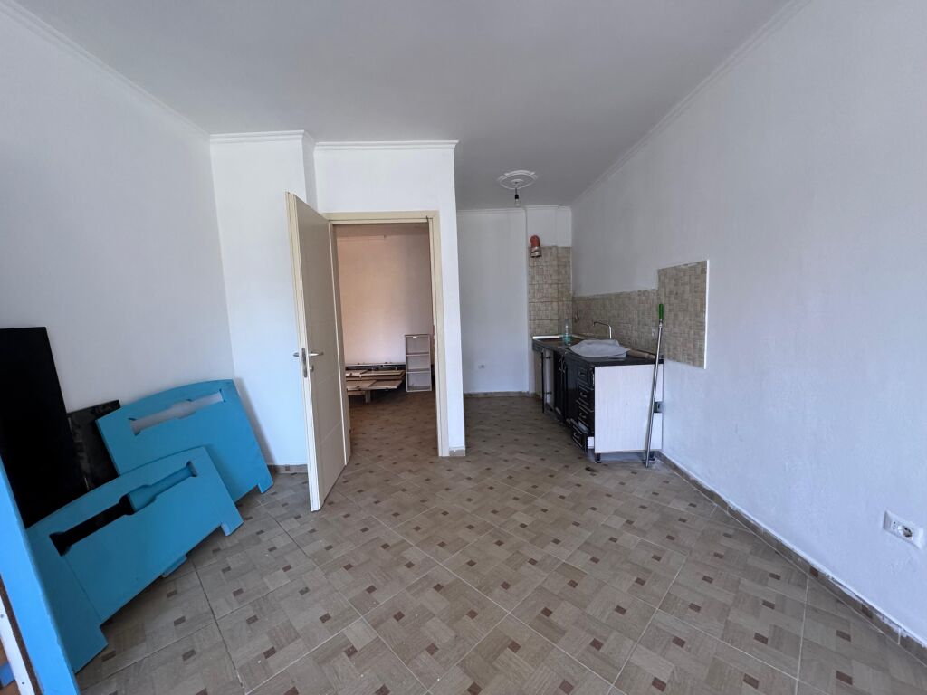 Shitet Apartament 2+1 Okazion