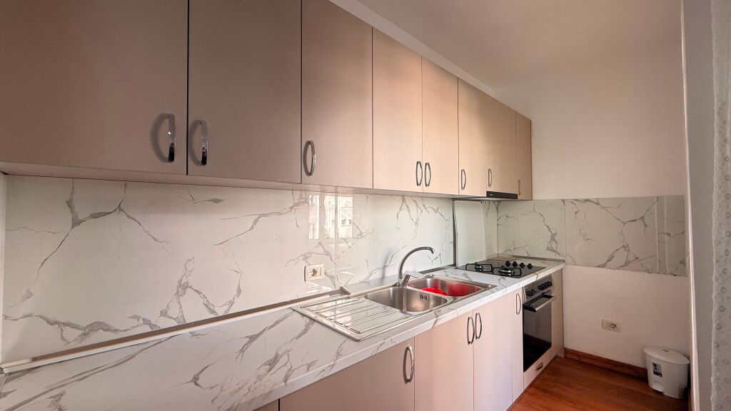 1+1,kopshti zologjik liqeni,650 euro
