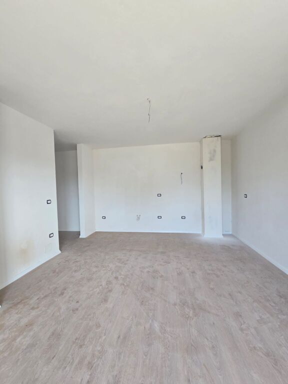 Apartament 1+1 per shitje tek Ish Fusha e Aviacionit
