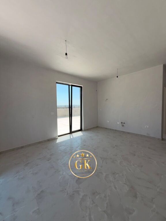 SHITET PENTHOUSE MALI I ROBIT