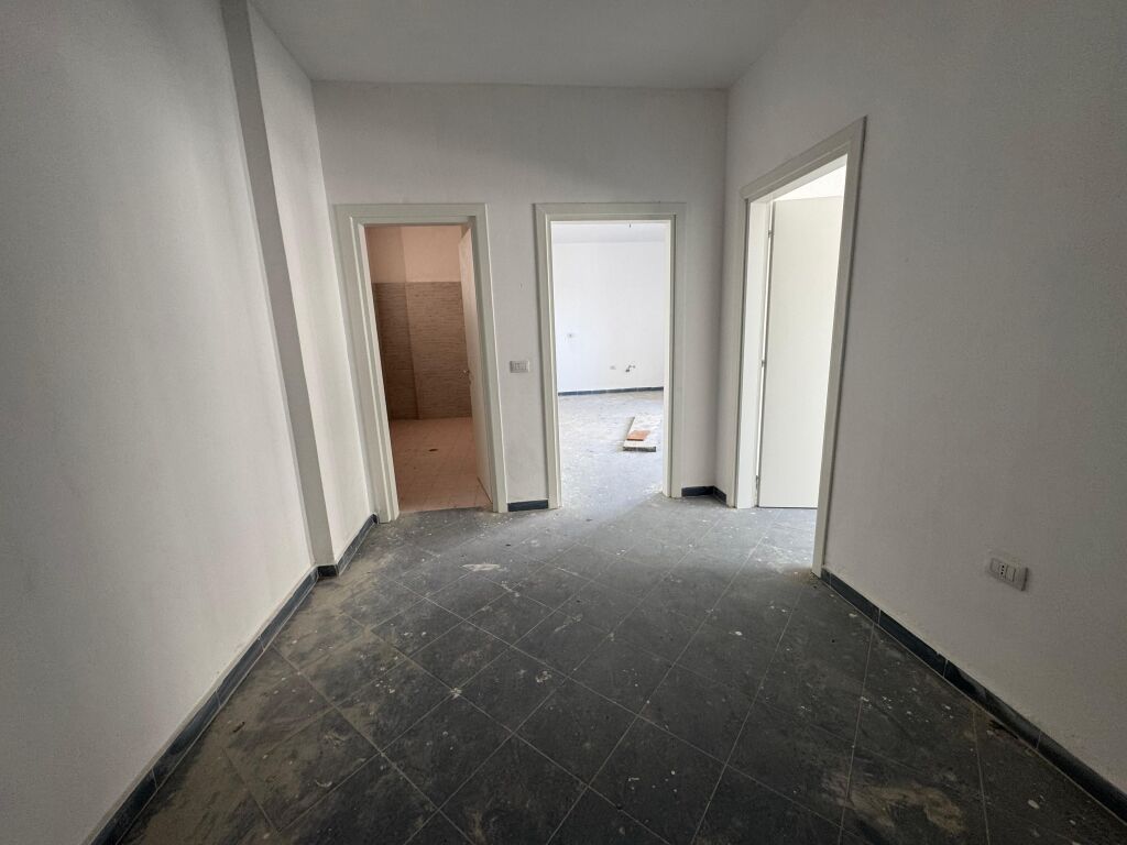 Shitet Apartament 1+1