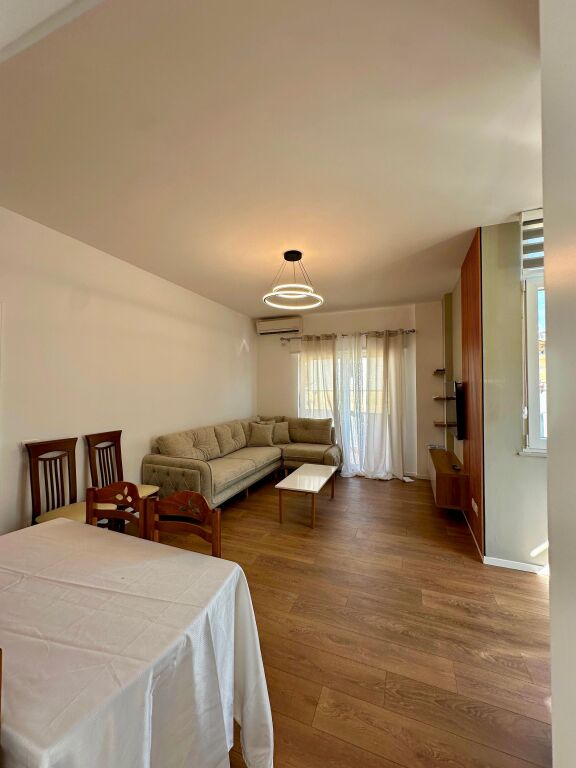📣 QERA Apartament 2+1 📍 Tek Kopshti Zoologjik, Prane Supermarket Xhangolli ✨