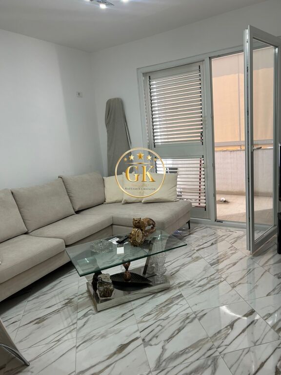 🏡 APARTAMENT ME QERA 1+1 ME BALLKON STACIONI TRENIT DURRES