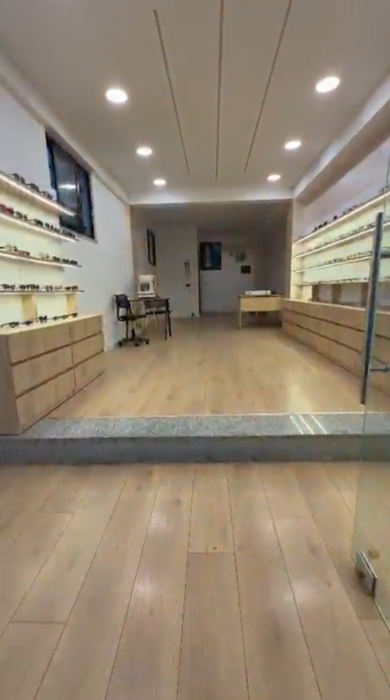 Negozio in affitto Via Kavaja !