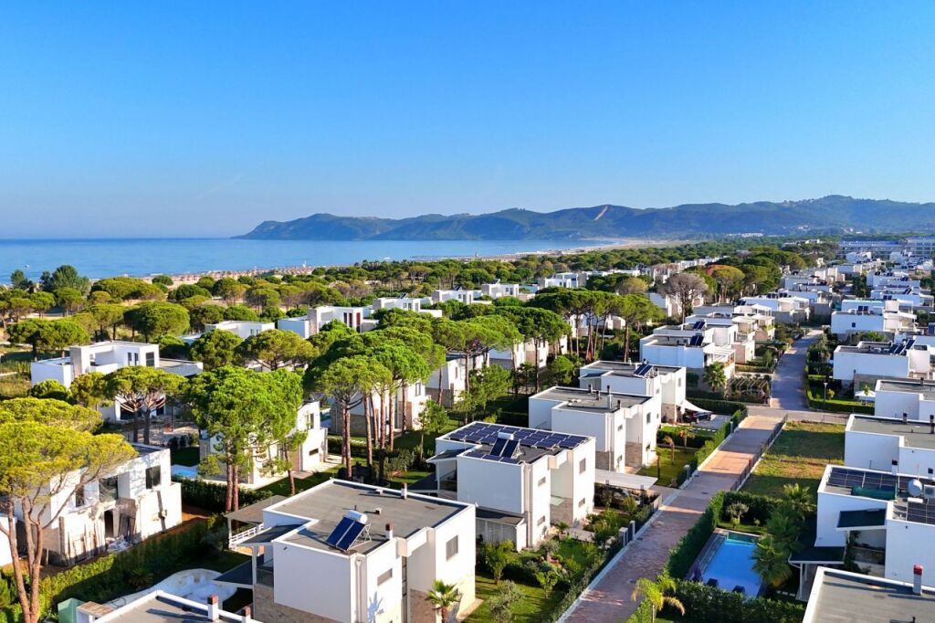 Appartamento 2+1+Cortile in vendita nella Residenza San Pietro, Gjiri i Lalzit