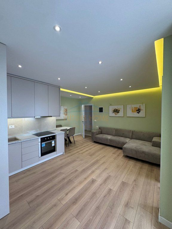 Shitet, Apartament 2+1, Myslym Shyri