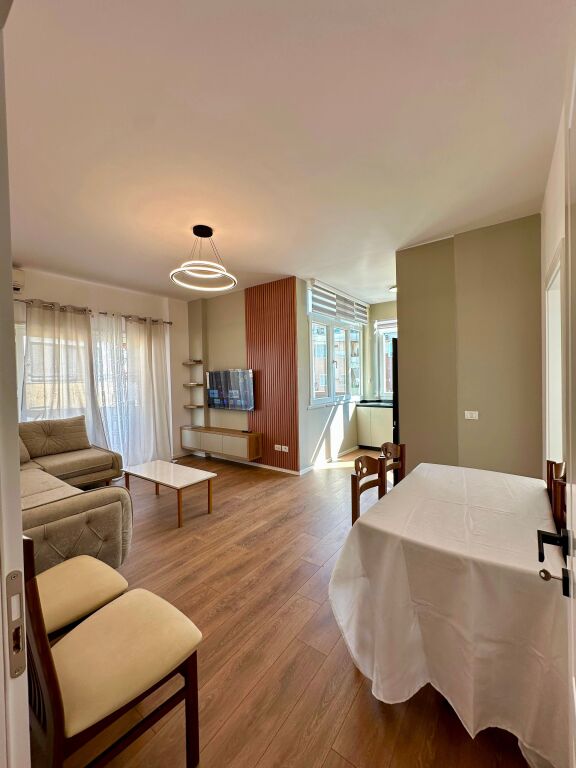 📣 QERA Apartament 2+1 📍 Tek Kopshti Zoologjik, Prane Supermarket Xhangolli ✨