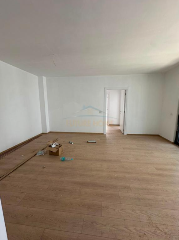 SHES Apartament 2+1+2+Post Parkimi,Ish Dogana,Tirane. DB70112