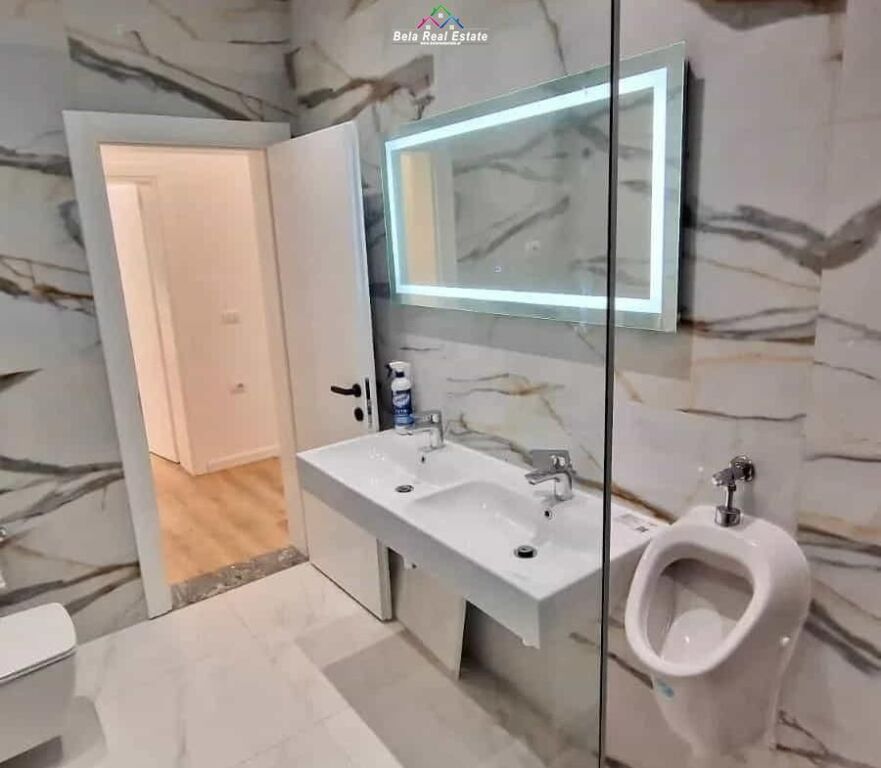 Zyre Me Qera 3+1 Ne Qender (ID BZ22563) Tirane