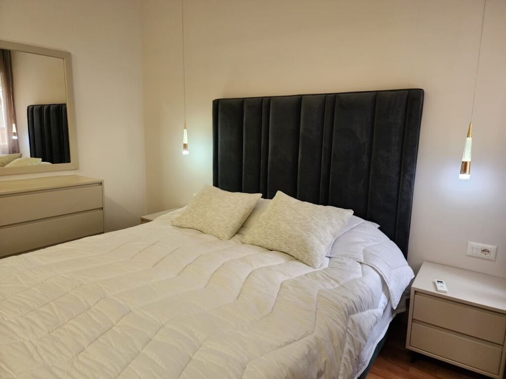 Apartament 2+1+2 me qira Komuna e Parisit