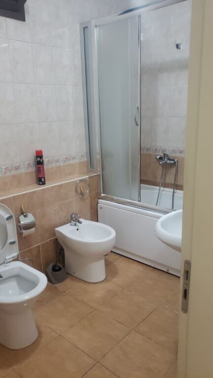 Jepet me qira 1+1 Laprake 450€
