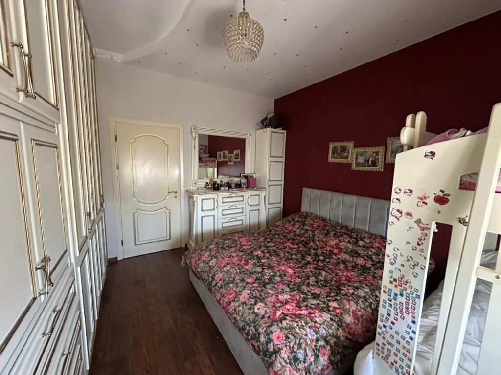 Apartament 1+1 per qira tek Komuna e Parisit.