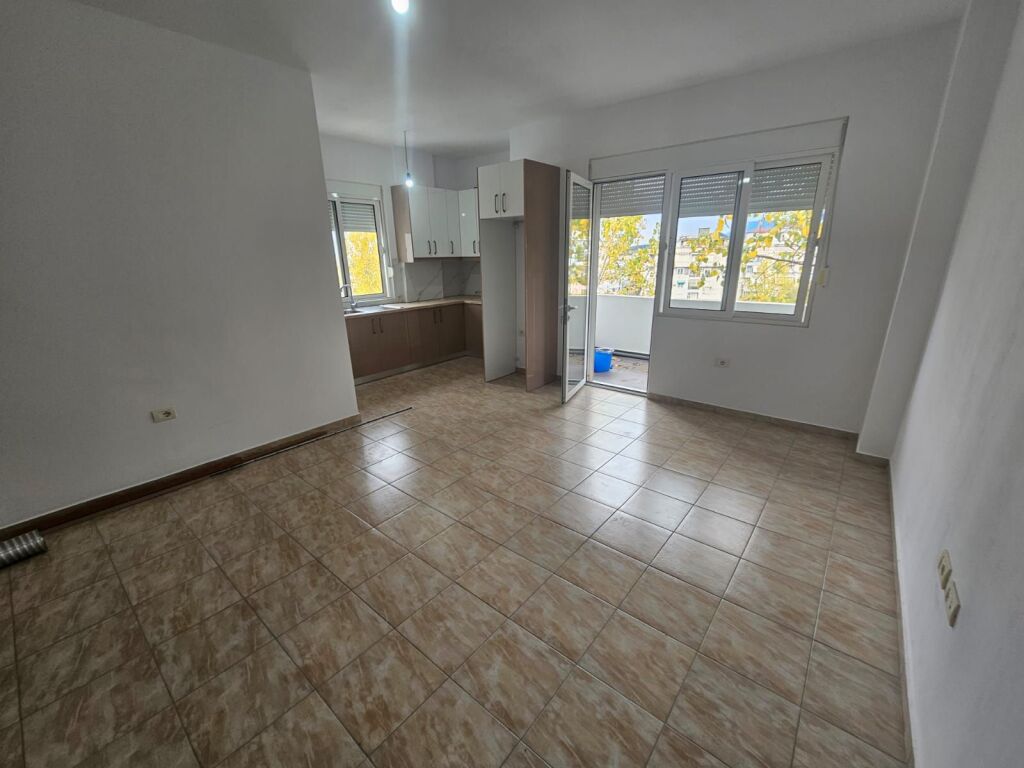 Affittasi 1+1 Fresku 350 mila lek