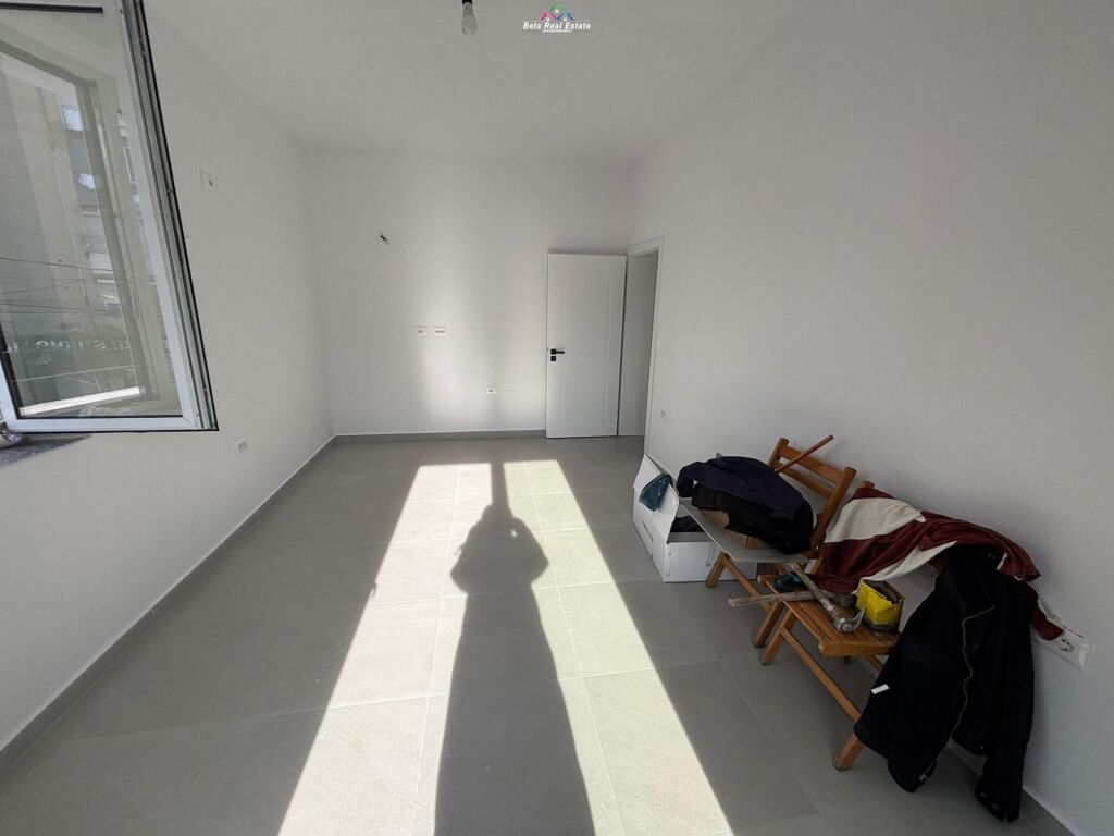 Zyre Me Qera 2+1 Tek Mine Peza (ID BZ2755) Tirane