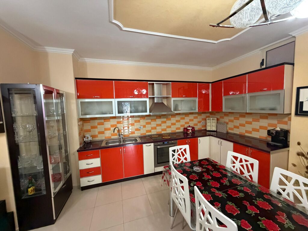 Apartament 2+1 per Shitje, Orikum, Vlore.