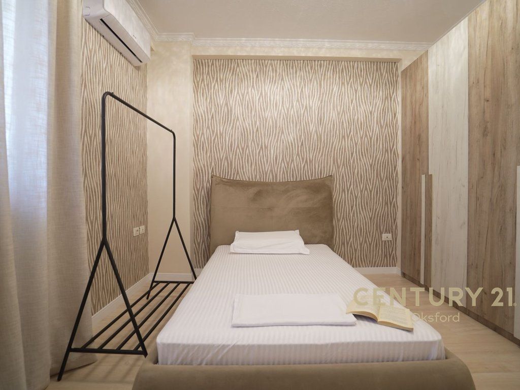 Apartament 2+1+2 per qira tek Komuna e Parisit