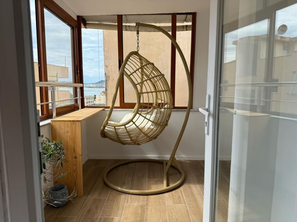 🏡 Shitet Apartament 2+1 me Pamje nga Deti – Durrës 🌊