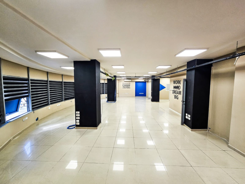 LOCALE COMMERCIALE IN AFFITTO – VIA DIBRËS
