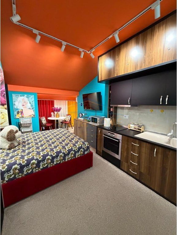 I rent a studio apartment