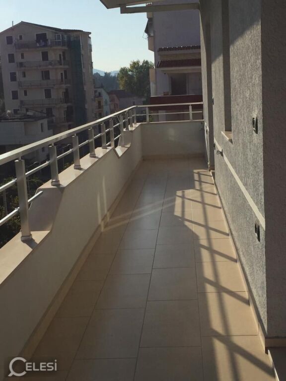 Rent | Apartament 3 + 1 | Rruga Maksim Artioli , qyteti Studenti | 600 €/month