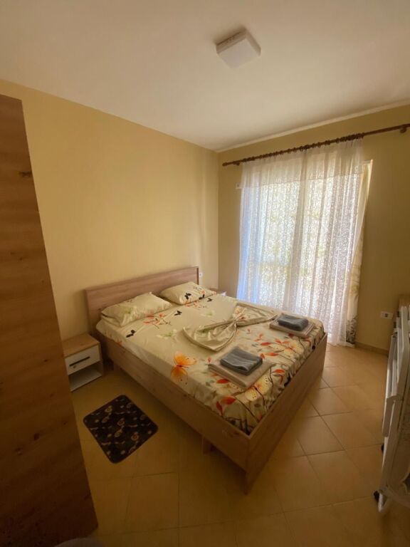 Jepet Apartament 1+1 me qera te Shkembi Kavajes