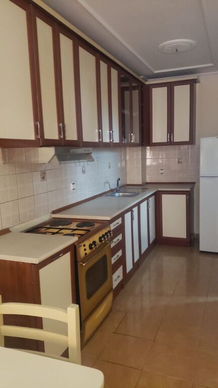 Jepet me qira 1+1 Laprake 450€