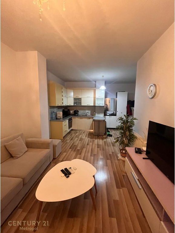 Apartment 2+1 for sale at Komuna e Parisit 295,000 €