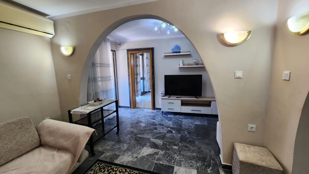 2+1 Apartment for rent – Fortuzi Street - 5 minutes away from the center of Tirana !