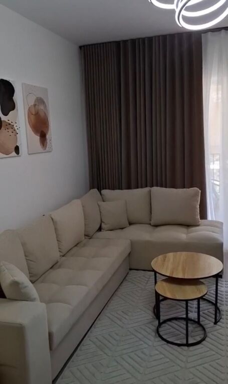 Jepet me qira 2+1+1 E88 Rruga Dritan Hoxha 700€