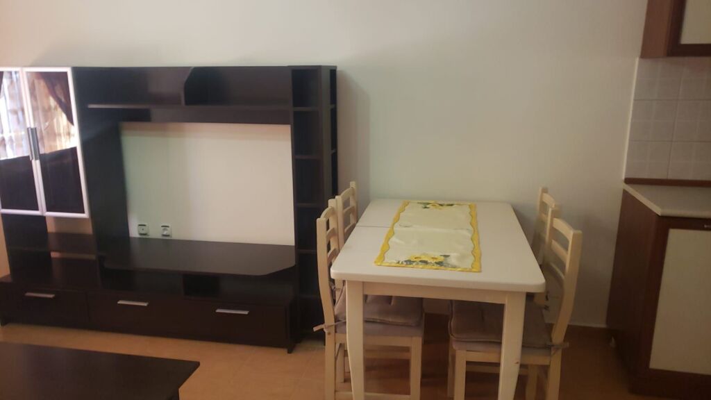 Jepet me qira 1+1 Laprake 450€