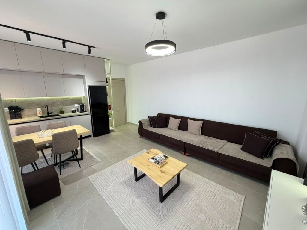 🏡 Appartamento 1+1 in affitto  📍 Indirizzo: Stazione dei treni, Via Jordan Misja, Tirana💰 Prezzo: 60.000 lek/mese