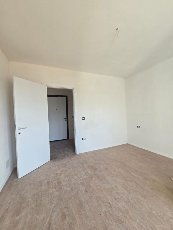 Apartament 1+1 per shitje tek Ish Fusha e Aviacionit