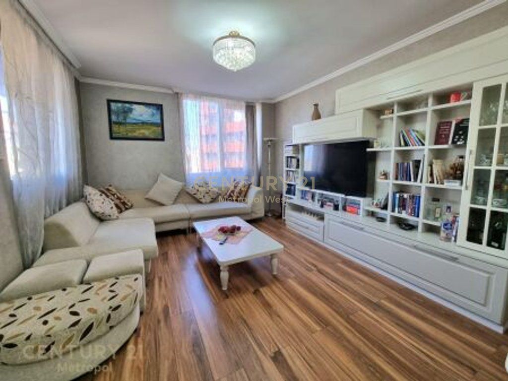 Apartment 2+1+2 for rent in the Center of Tirana