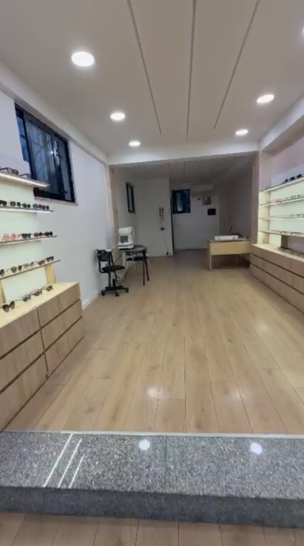 Negozio in affitto Via Kavaja !