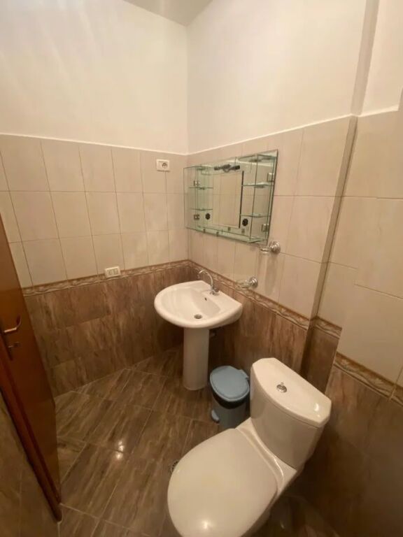 APARTAMENT ME QERA 2+1 KINOSTUDIO 55.000 LEKE FH-78887